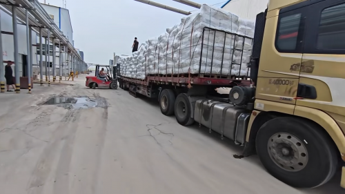 江苏聚丙烯酰胺源头工厂产品装车现场