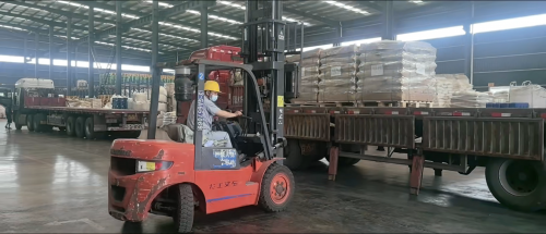 山东东达聚合物化工有限公司工厂厂区装车聚丙烯酰胺