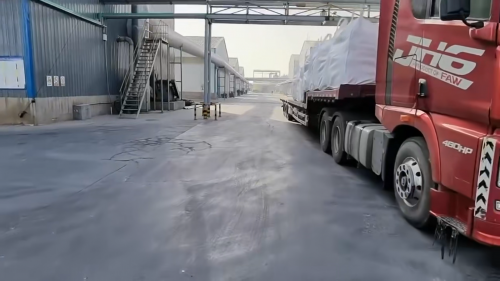 山东东达聚合物化工厂区聚丙烯酰胺装车全景